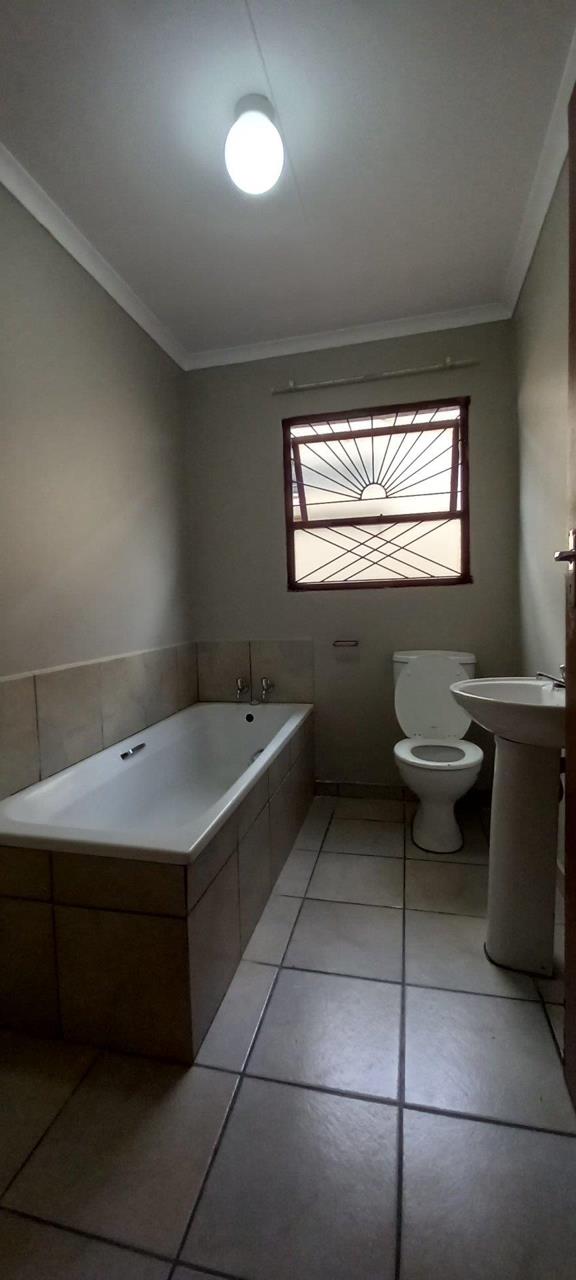 3 Bedroom Property for Sale in Sunnyridge Eastern Cape